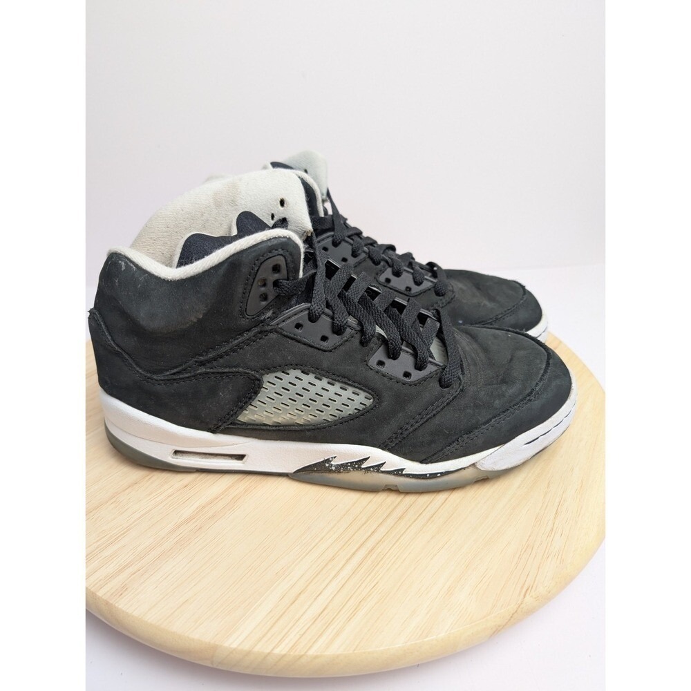 Air Jordan 5‎ Oreo Moonlight Size 7Y Youth GS Black White Sneakers Womens 8.5
